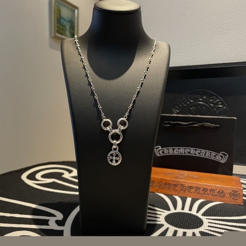 Ch**me He**ts necklaces